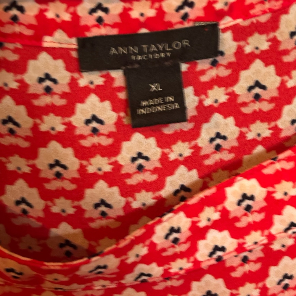 Ann Taylor factory sleeveless top size XL - Picture 2 of 4